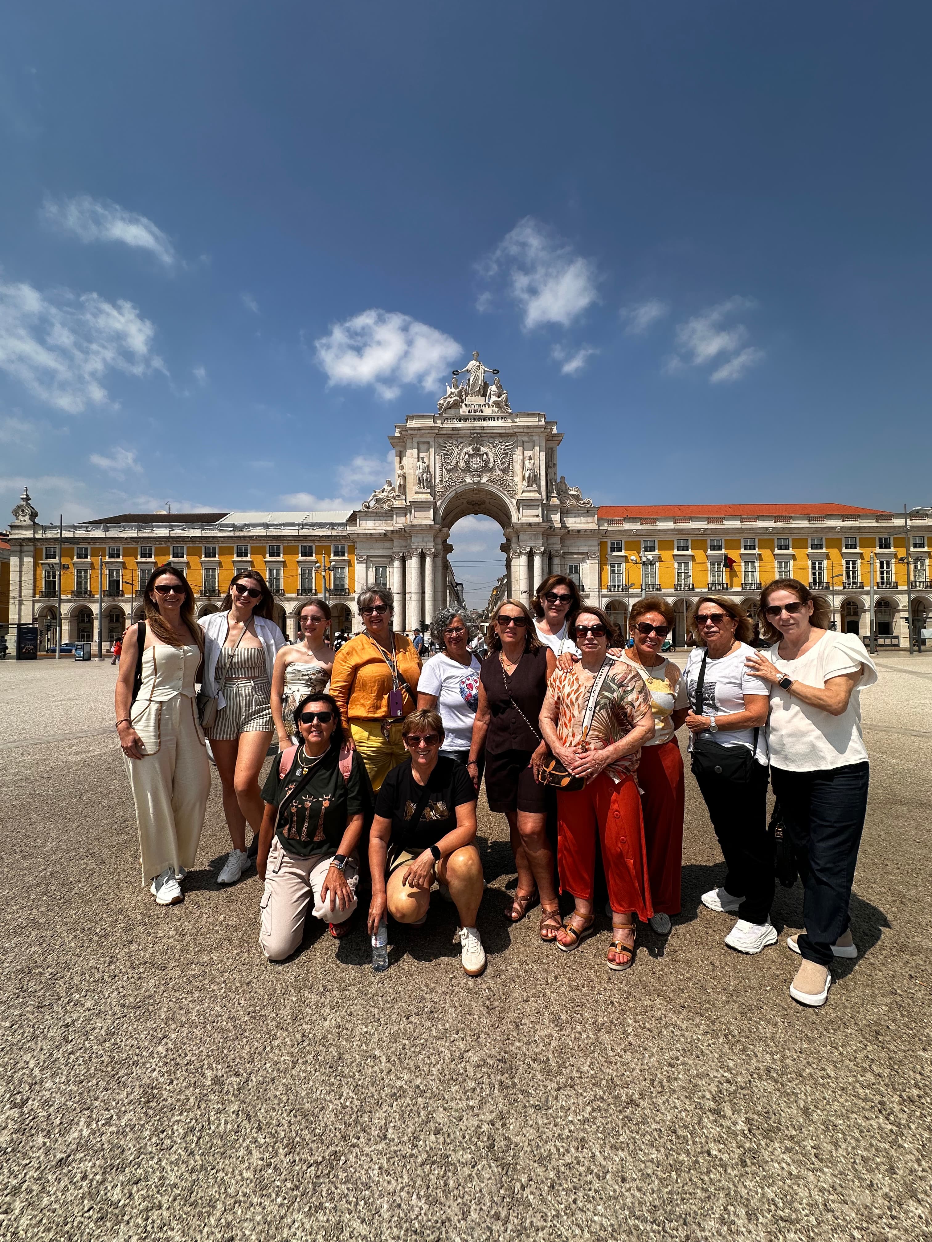 Foto de viagem em grupo 3